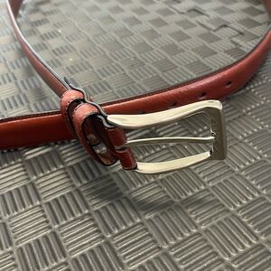 Round tree & Yorke brown full grain cowhide belt sz 48 one inch thick